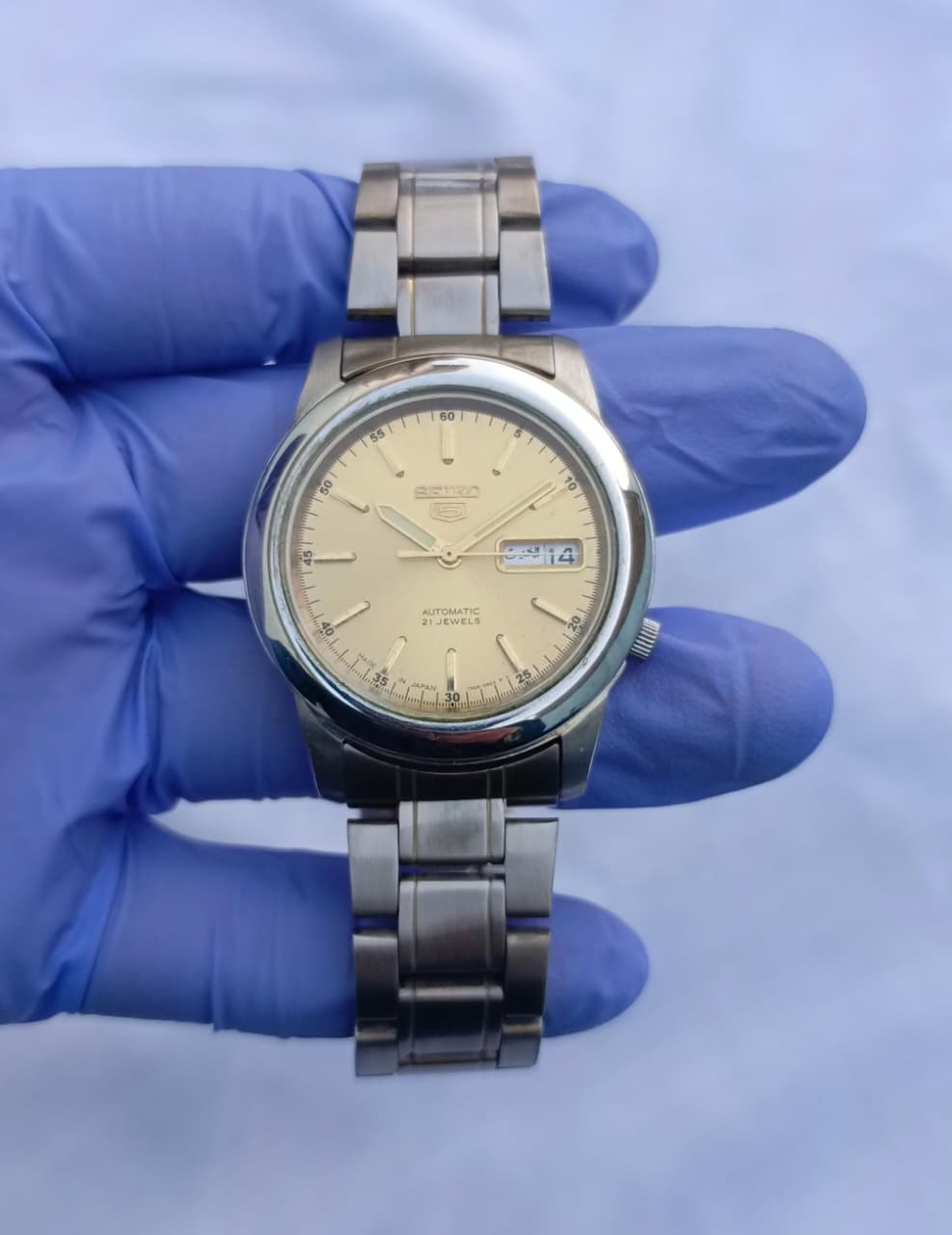 Seiko 5 Automatic Gold Dial Arabic Numerals Watch