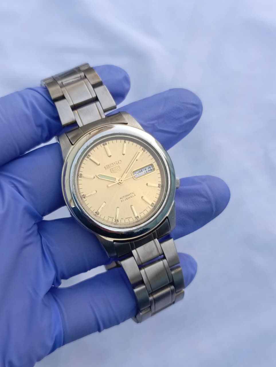 Seiko 5 Automatic Gold Dial Arabic Numerals Watch