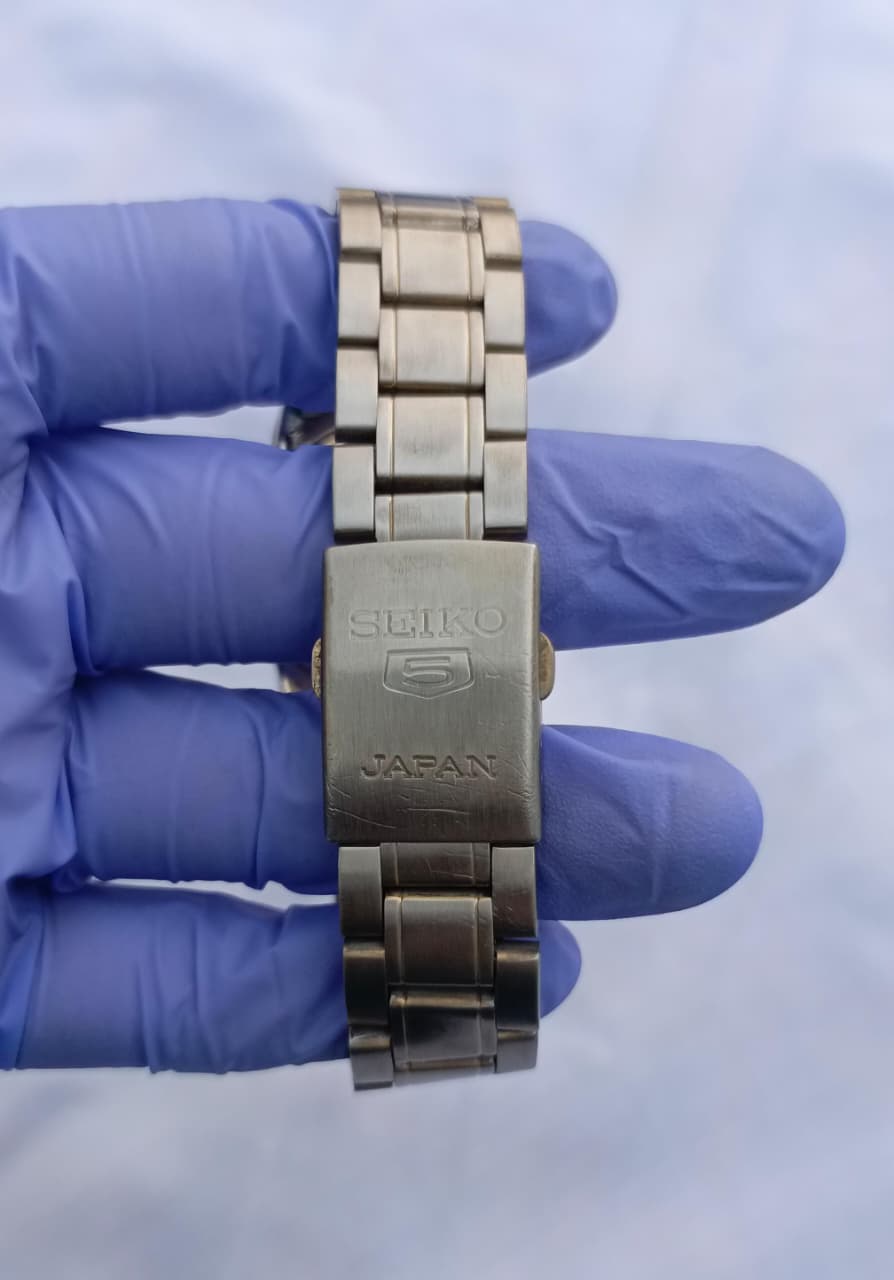 Seiko 5 Automatic Gold Dial Arabic Numerals Watch